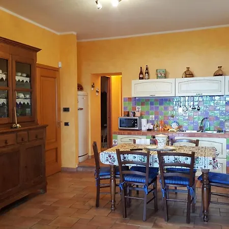 Nyaraló La Casa Nella Borgata Con Vista Sulla Valle Cantalupa