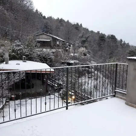 Nyaraló La Casa Nella Borgata Con Vista Sulla Valle